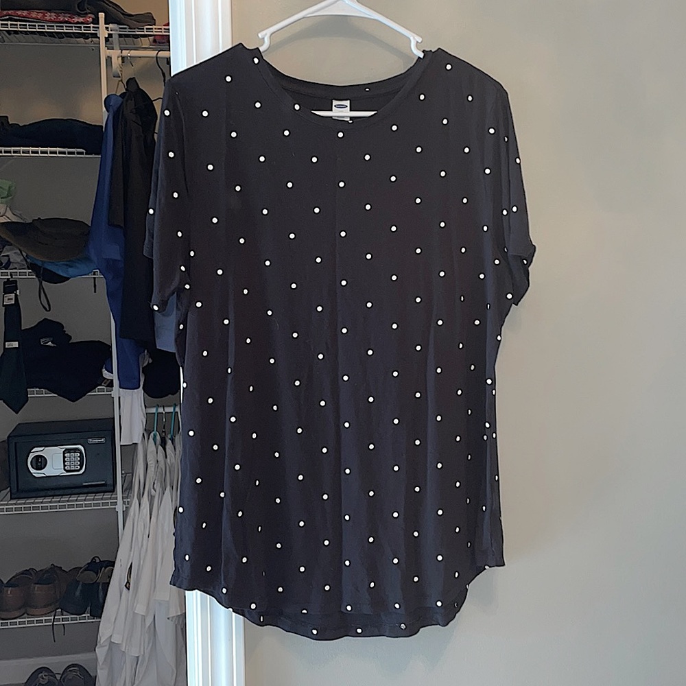 Old Navy short sleeve black and white polkadot luxe T-shirt